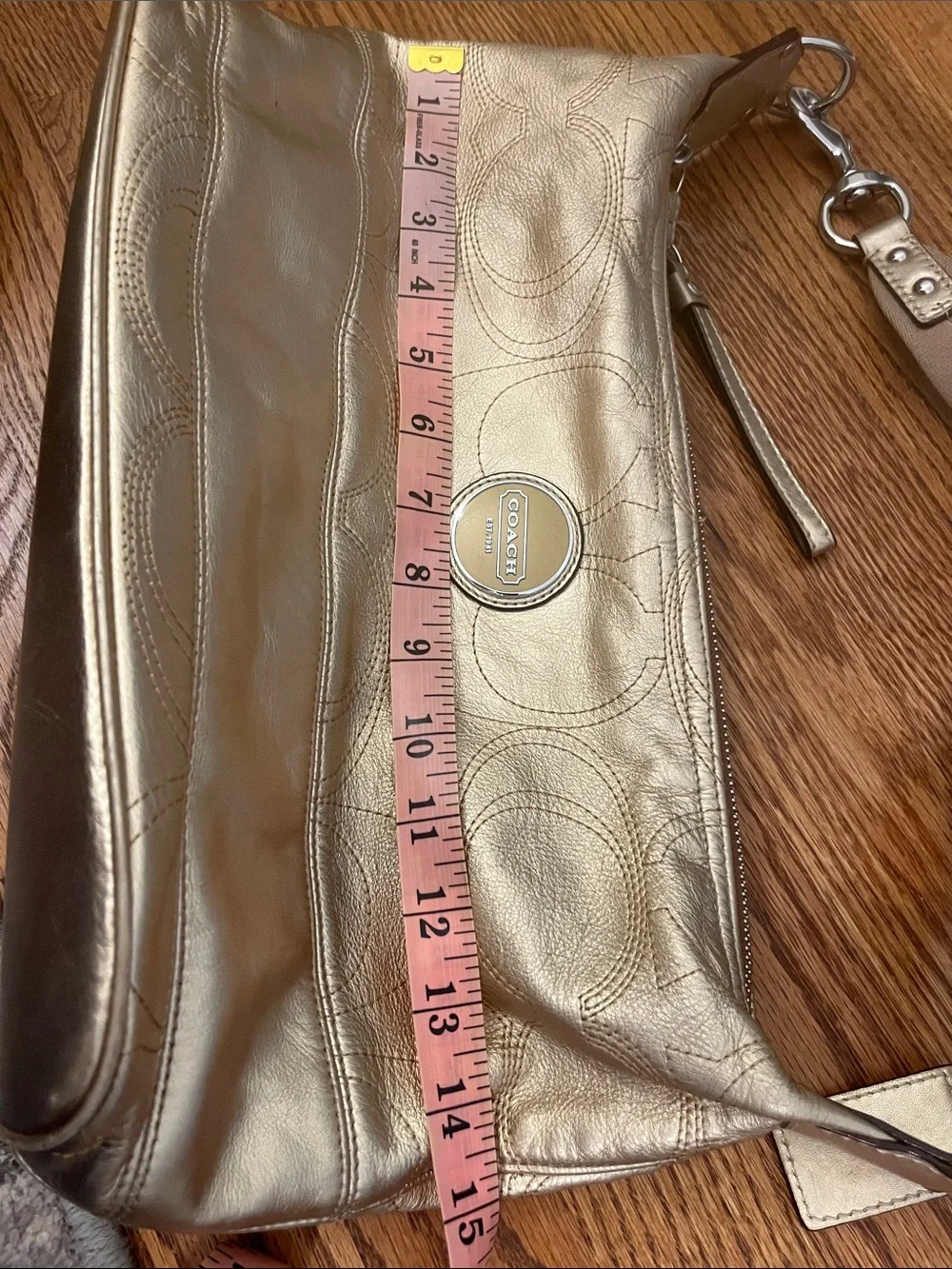 Coach F18882 Signature Stitch Gold Metallic Leather Hobo Shoulder Bag COA